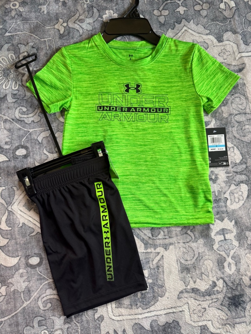 Under Armour 5 Neon Green Boys' Performance Tee & Black Logo Shorts new